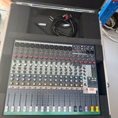soundcraft mixer desk 12ch with FX