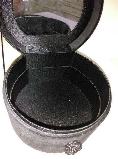 Velvet Round Jewellery Box