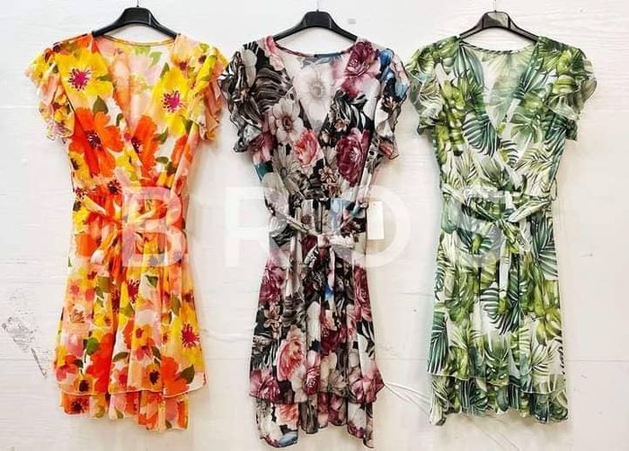 Floral dress, envelope with frills