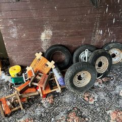 Boat trailer wheels