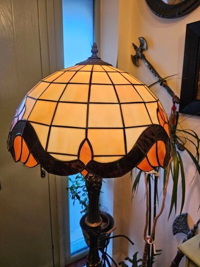Vintage Tiffany style lamp