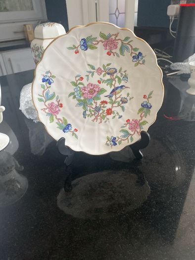 Pair. of aynsley Pembroke  8 inch plates