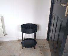 Tray table