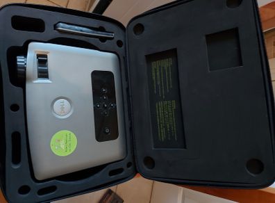 Dell 2400MP 3000 Lumens 1024x768 Portable DLP Front Projector With Remote, Power Cable and VGA Cable in Lovely Case