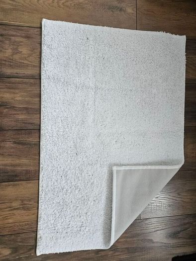 White floor mat with rubber backing