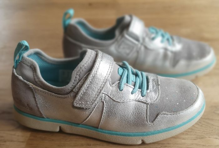 Clarks Fabulous Girls Clarks Silver Trainers Size 11.5 F
