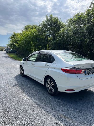 Honda Grace hybrid  1,5 2016