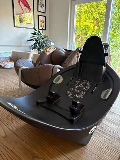 Cybex Cloud Z I-Size with Isofix 360 Swivel Base
