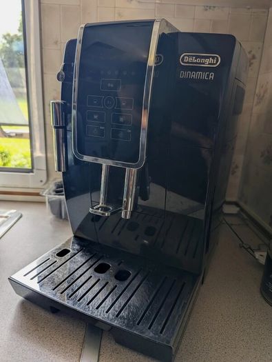 DeLonghi Dinamica coffee machine