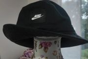 Nike bucket hat