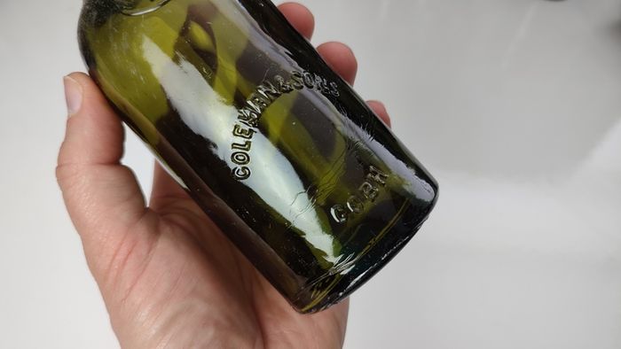 397 - Antique Rare Coleman and Sons Cobh Saorstat Eireann Dark Green Glass Collectible Decorative Irish Free State Bottle