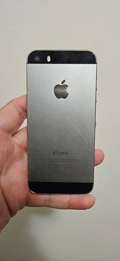 iPhone 5s - Fully Functional - Factory Reset & iCloud Unlocked