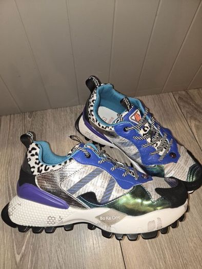 Seaside ladies trainers/shoes