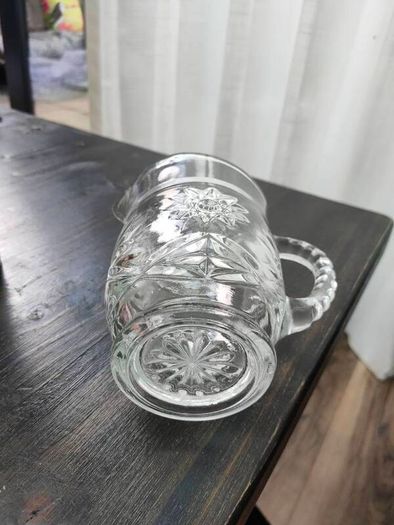 Glass jug