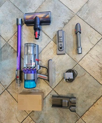 Dyson 5gen with extra battery