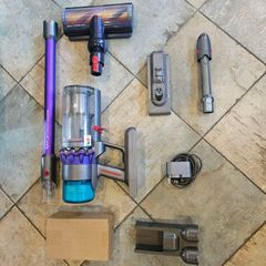 Dyson 5gen with extra battery