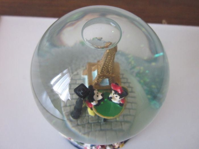 Disney Mickey Minnie Paris Eiffel Tower Snow Globe