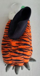New childs tiger slippers  tag attached