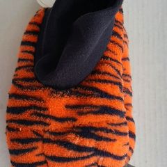 New childs tiger slippers  tag attached