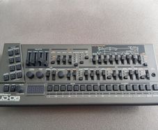 Roland JD 08