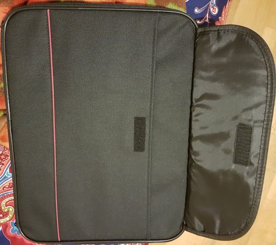 PRICE REDUCED FROM 20 to Sell!! - Brand new, Box Packed, and very good quality laptop bag for sale > > Only 15.0 Euros