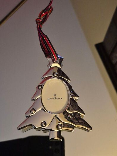 Newbridge Silver Christmas Decorations/ Tree Frames