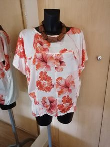 Women's Top Size 14 NWT