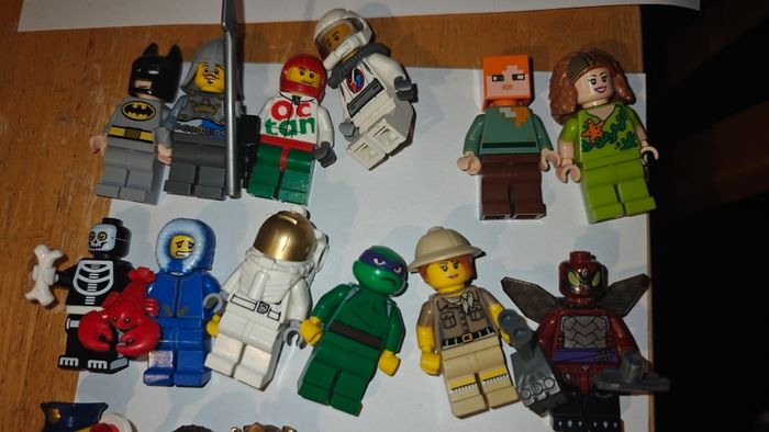 Lego Minifigures - 79 pieces
