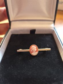 Vintage Cameo Brooch