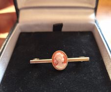 Vintage Cameo Brooch