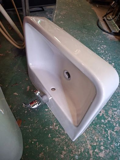 3 x Villeroy and Boch sinks