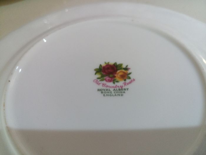 21 piece Coffee Set With Medium Coffee Pot Royal Albert Old Country Roses  For 6 Person Setting, Bone China
