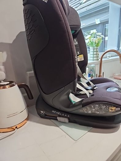 Maxi-Cosi Titan Pro i-size