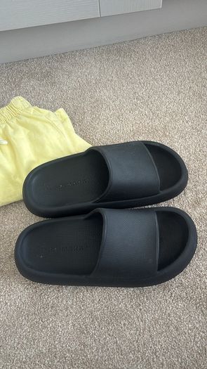 Yellow Zara shorts with free sliders