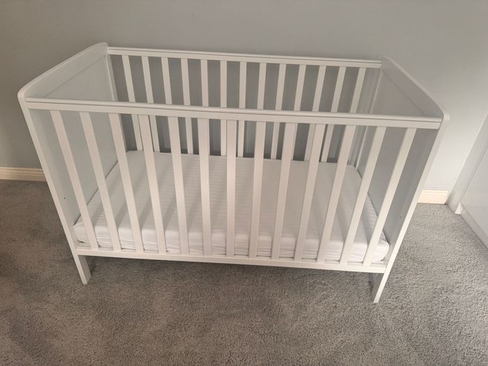 baby cot