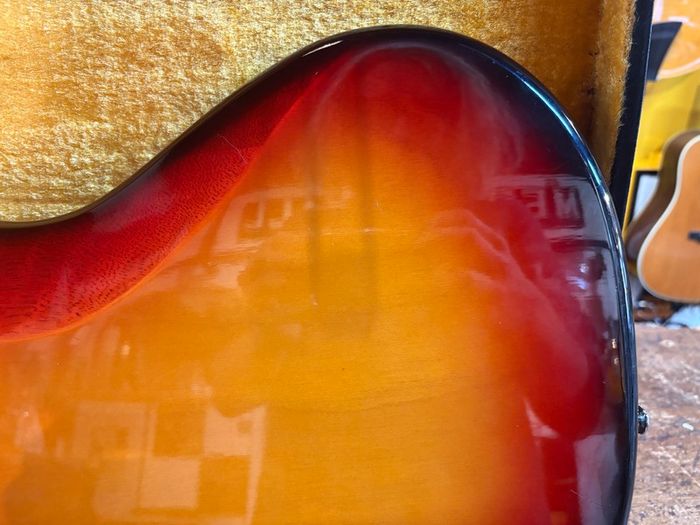 Yamaha SB-55 Sunburst 1970