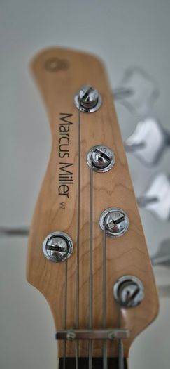 Marcus Miller Sire V7 Left Handed Fretless