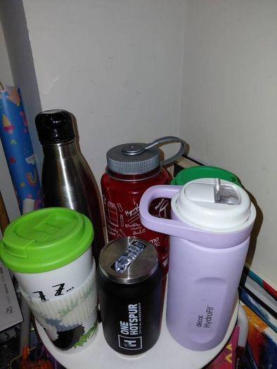 water bottles & cups