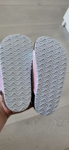 Girls sandals