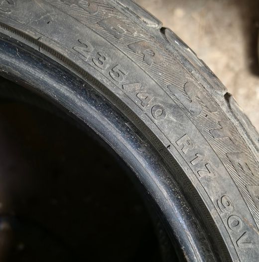 235/40/R17 Tyre 60%