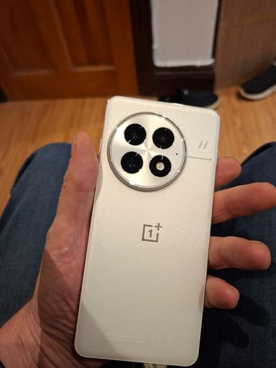 Oneplus  13 12gb ram 512 gb memory