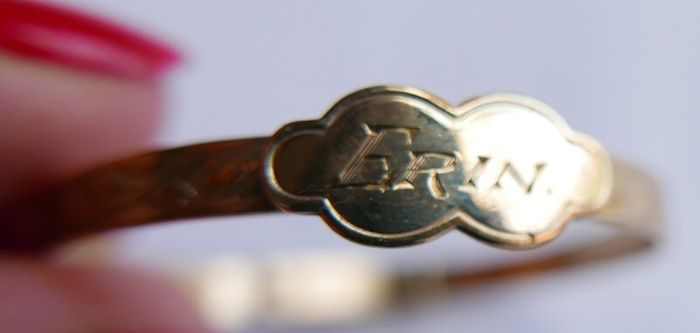 Vintage Child's Rolled Gold Engraved  Bangle Bracelet 2" - 5,32g