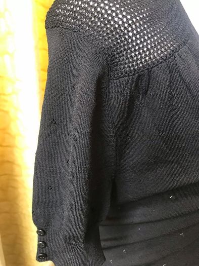 Avenue ladies black top - New