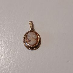Vintage Miniature 9ct Gold Cameo Pendant