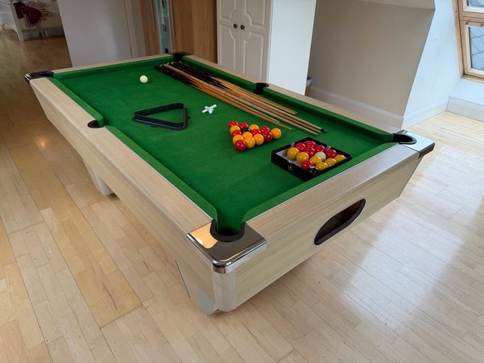 DPT Slate Bed Pool Table - Made In UK - Cues / Balls/Triangle