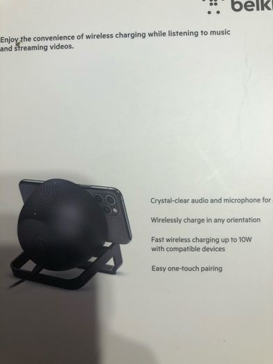 wireless phone charger stand with 10w speaker Brand New