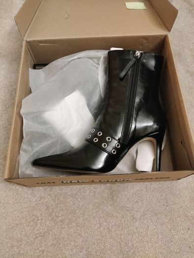black point boot