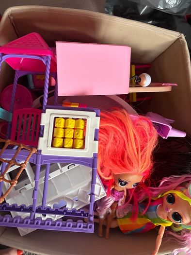 Lol doll house and acc.