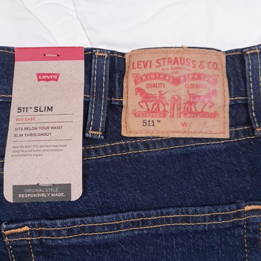 Levi's Dark Wash Indigo Navy Blue 511 Slim Straight Leg Jeans W42/L34