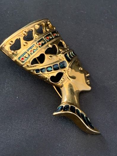 Vintage Nefertiti Egyptian queen brooch